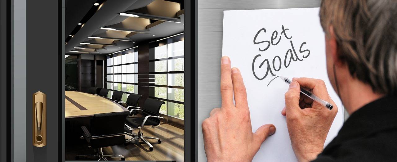 Instalaciones modernas de Art & Language con aulas equipadas para cursos especializados