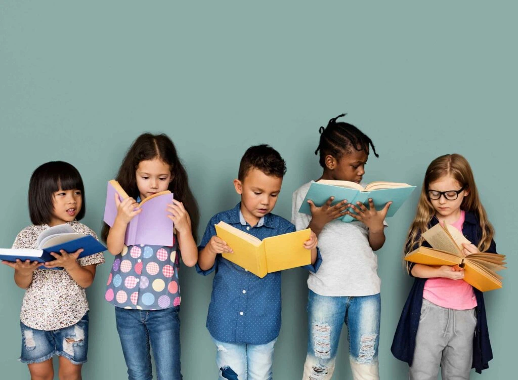 niños con habilidades diversas aprendiendo inglés con metodología adaptada